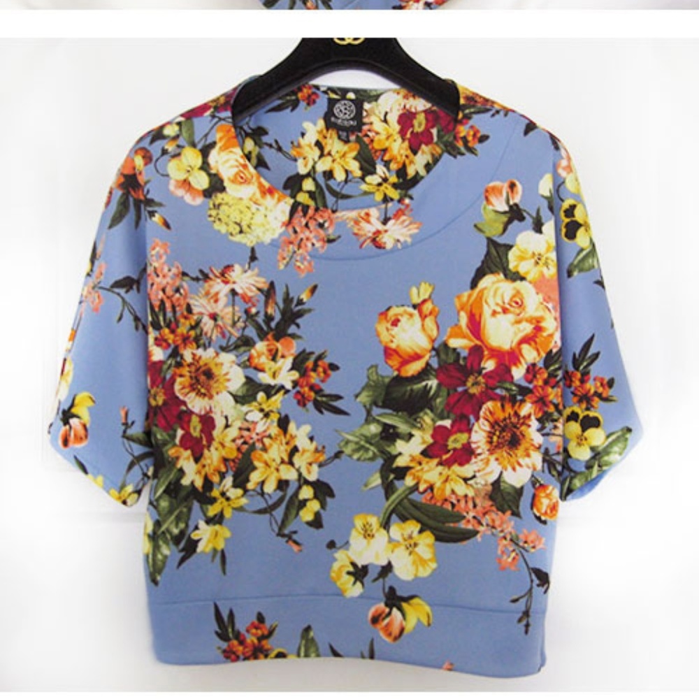 Floral cropped top